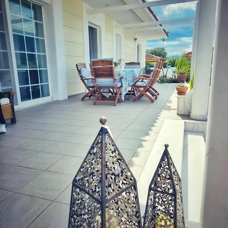 Daire Elia Garden Oasis With Pool Astros Parálion Ástros