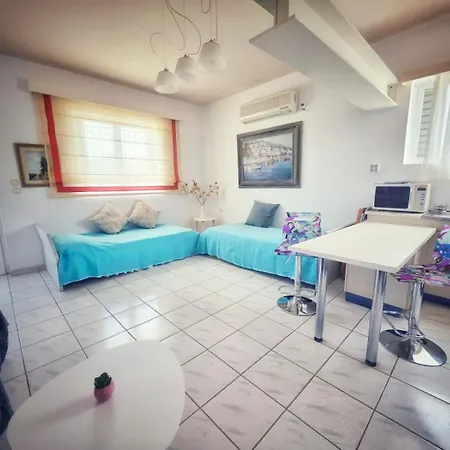 Elia Garden Oasis With Pool Astros Daire