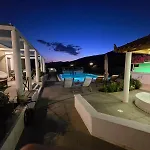 Elia Garden Oasis With Pool Astros 公寓