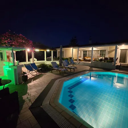 Апартаменты Elia Garden Oasis With Pool Astros