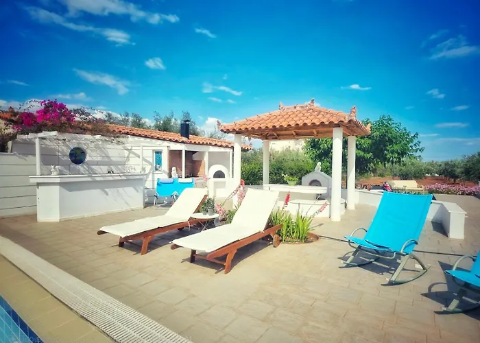 Elia Garden Oasis With Pool Astros