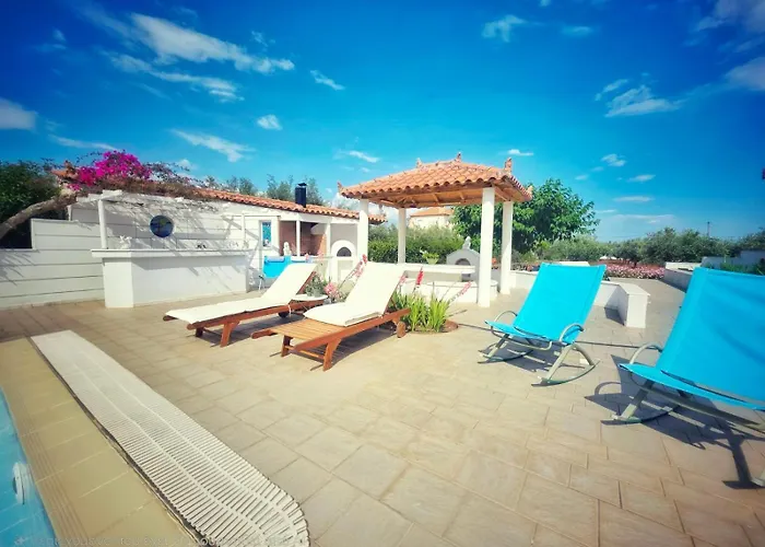 Elia Garden Oasis With Pool Astros דירה *