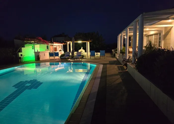 Elia Garden Oasis With Pool Astros Parálion Ástros