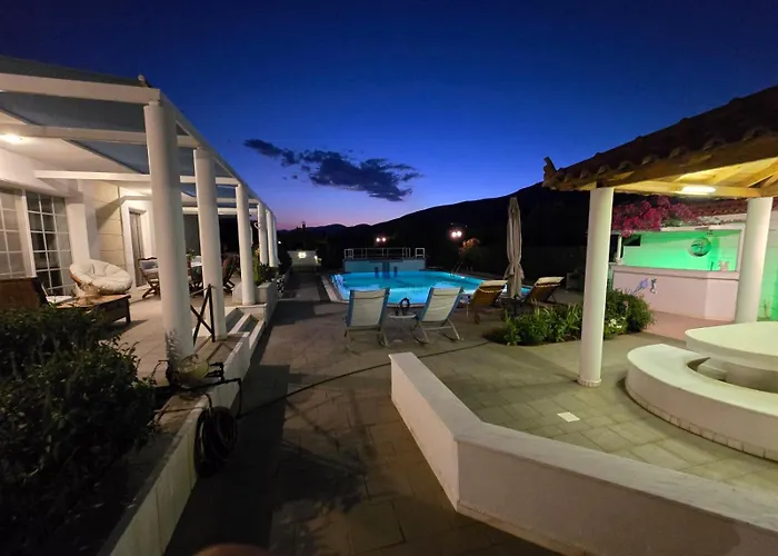 Elia Garden Oasis With Pool Astros Apartment *